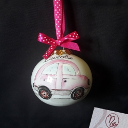 Palla di natale con macchinina rosa