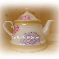 Teiera da fuoco con peonie