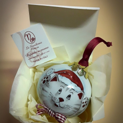 Palla di natale con gattino e fiocco